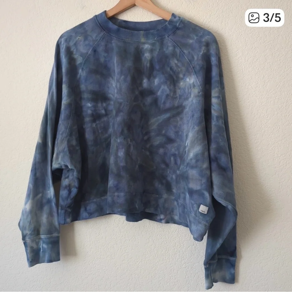 Vuori Womens Top Blue Tie Dye Sunnyside Crewneck Sweatshirt Organic Cotton Small - Picture 2 of 3